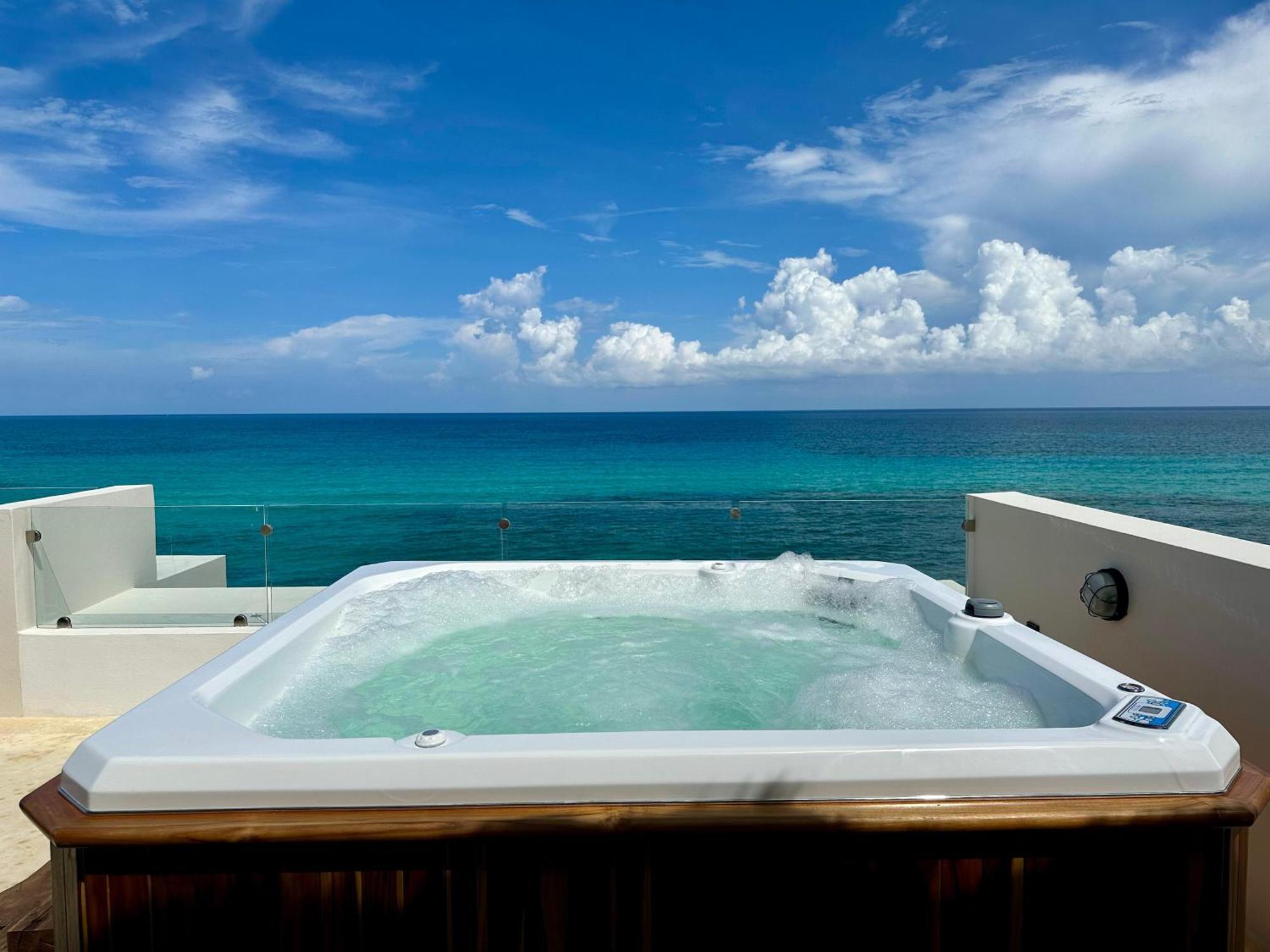 Angelina 28 Beachfront And Family Apartments - Modern And Relaxing Long Stays - 20 Min From Cancun Airport Puerto Morelos Exteriör bild